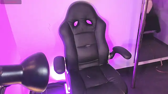 XXX chat uživo modela Daniiela_Ember