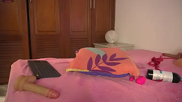 pocahotass_11 Adlı Modelin Canlı XXX Sohbeti