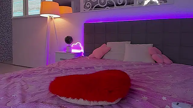 LuisaClover – Naživo XXX chat