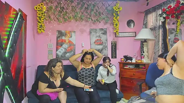 lesbiancupleのウェブカメラショー