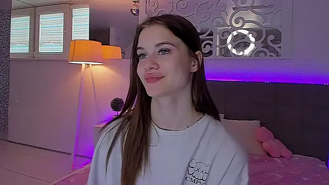 XXX chat uživo modela LuisaClover