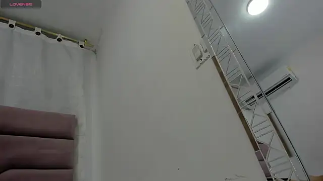 miajhonsonx Adlı Modelin Canlı XXX Sohbeti