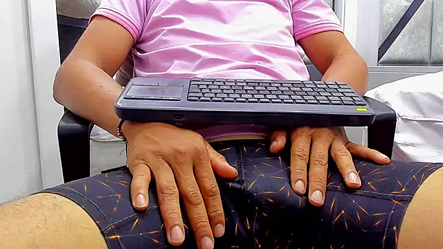 Show modela NohaBrooks na web-kameri