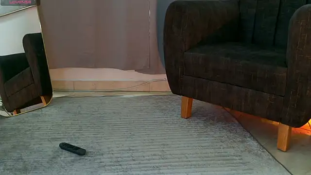 aramjones: онлайн-секс-чат