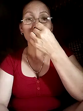 Chatroom XXX en direct de Cucci07