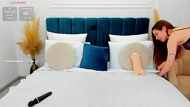 MonaRicciのライブXXXチャット