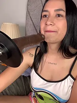 Val12777 Chat XXX in diretta