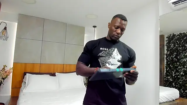 MarcusBlack_: διαδικτυακό σόου στην κάμερα