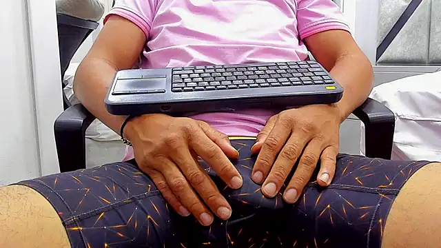 Show modela NohaBrooks na web-kameri