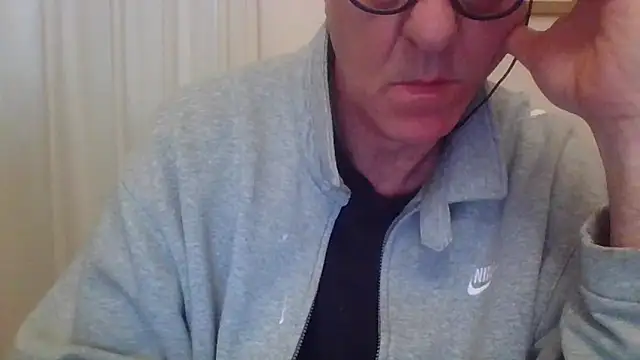 Pertunjukan Kamera Web ANONIMO7735