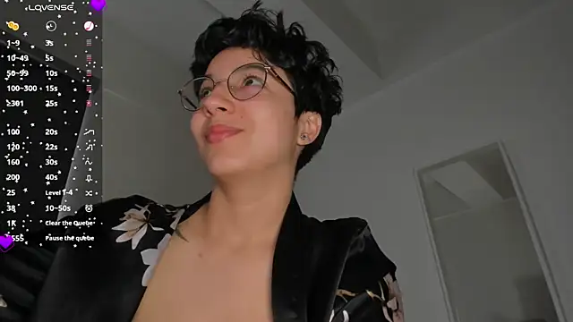 laura-hills18 – Live XXX-chat