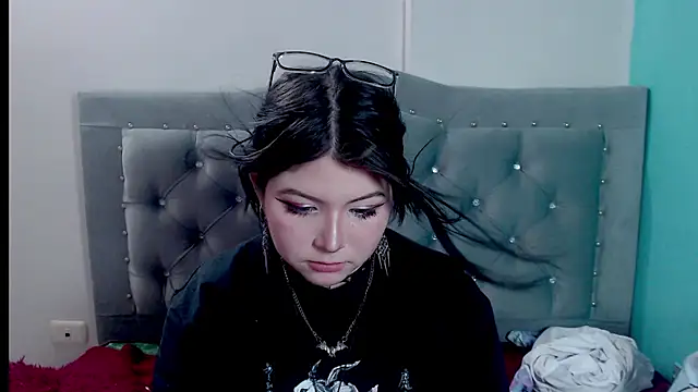 Ginebra_Sensual Adlı Modelin Canlı XXX Sohbeti