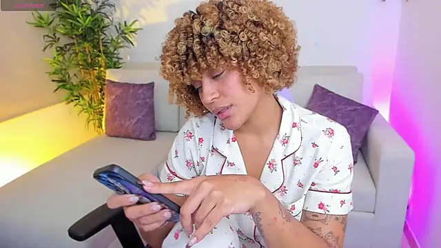 Živý XXX chat natty_romanof_18