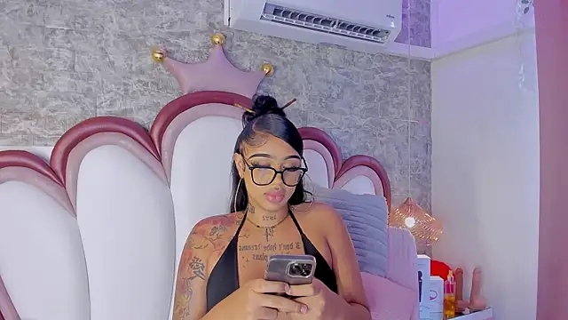 Show modela Mia_Jansen na web-kameri