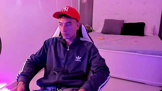 Thiago_2003_ ওয়েবক্যাম শো