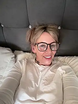 Czat XXX na żywo – blondebitch2