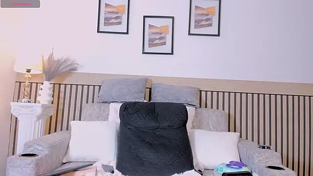 Lucy_Milf_68's Live XXX Chat