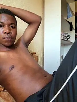 sweetdickboy2 Adlı Modelin Canlı XXX Sohbeti