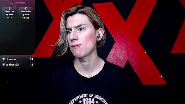 AlanFox1n Live XXX chat