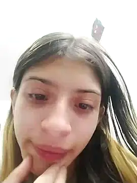 Pokazy przed kamerką – KratosAfroditacs