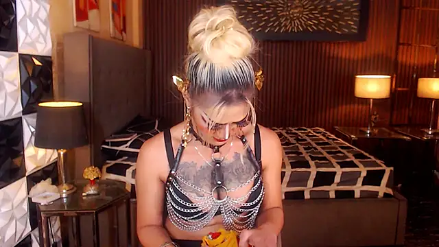 HorseCockDivine webcam show