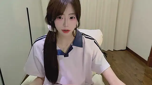 Onecutelittle Adlı Modelin Canlı XXX Sohbeti