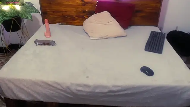 Yeseniaa25_ লাইভ XXX চ্যাট