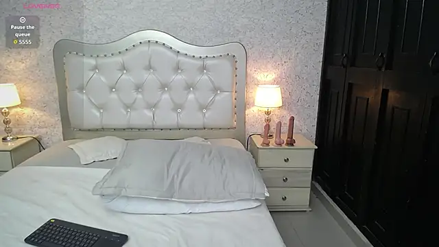 skinny_keily14's Live XXX Chat