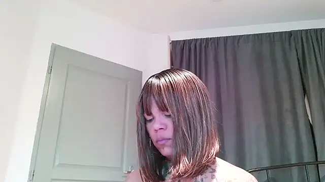 serena__vedette's Live XXX Chat