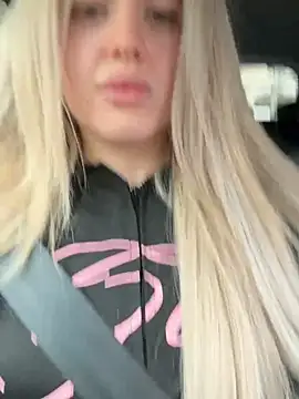 Holly-Glamour Webcam Show