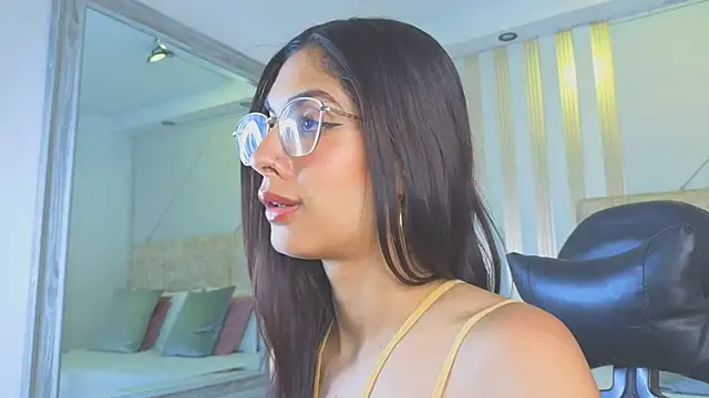 XXX chat uživo modela j_belle_