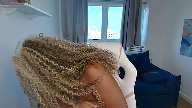 Czat XXX na żywo – Alma_Dunn