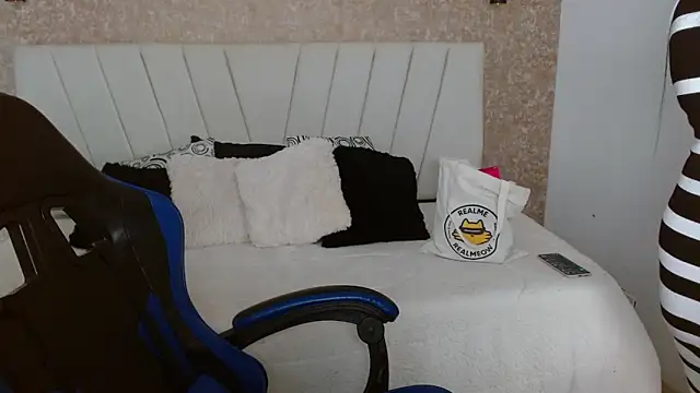 Chat XXX en directo de AliceSmity_