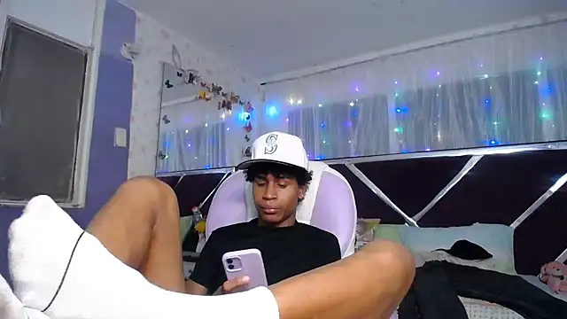 Santy_bigcock_01 Show Webcam