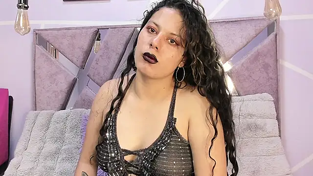 Chatroom XXX en direct de charlott_noa