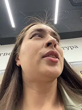 Holly_Play Webcamshow