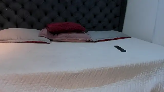 Chat +18 de two_milkyway ao vivo