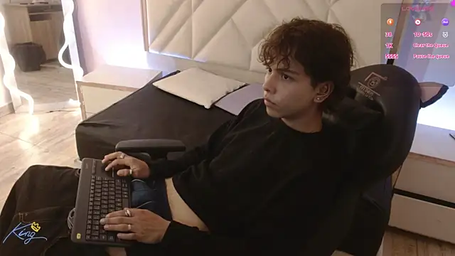 Show modela Elian_tay na web-kameri