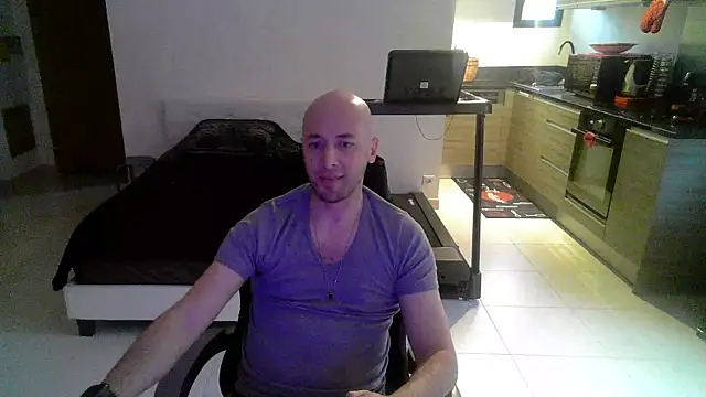 ALi_084 Adlı Modelin Web Kamerası Şovu