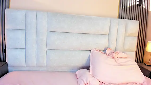 Živý XXX chat EYMI_TOMSOM