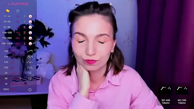 KindHazelHere_ Adlı Modelin Canlı XXX Sohbeti