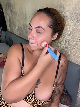 Chloe_Leaozinho Adlı Modelin Canlı XXX Sohbeti