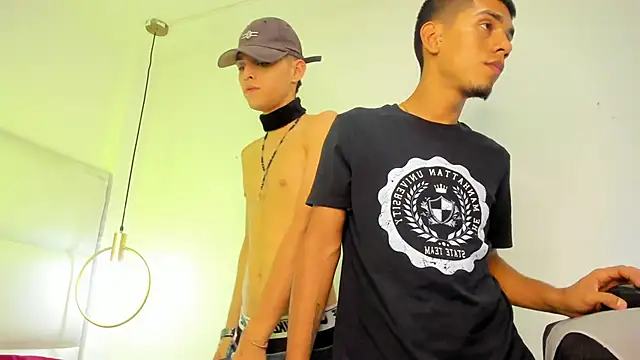 Chatroom XXX en direct de your_d0ll1