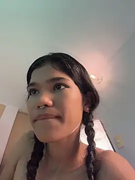 Pokazy przed kamerką – Emycarver09_