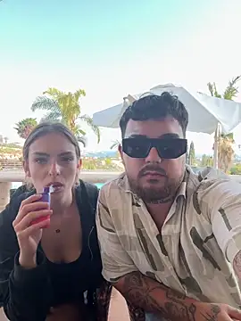 Show modela MrAndMrsSavage na web-kameri