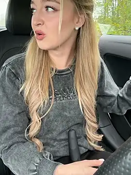 emilypeperoni 网络视讯表演