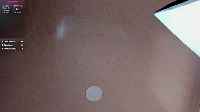 XXX chat uživo modela april_smiith1