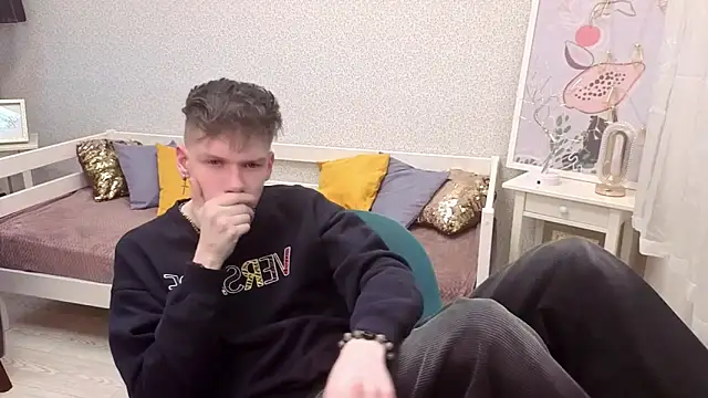 XXX chat uživo modela EliotMars