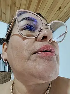 دردشة AlexxiaaMat الجنسية المباشرة