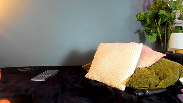 Chat +18 de Kira_Exe_ ao vivo